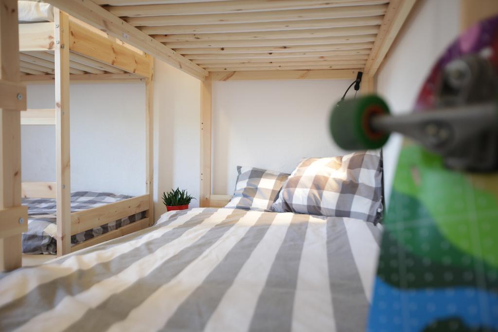 Moka Surfhouse Hostel Ericeira Pokój zdjęcie