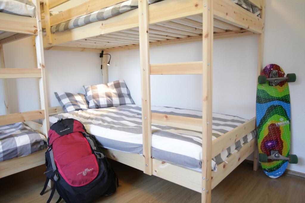 Moka Surfhouse Hostel Ericeira Pokój zdjęcie